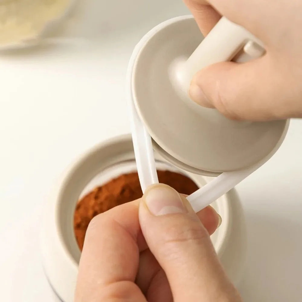 Glass Seasoning Jar with Telescopic Spoon: Moisture-Proof & Leak-Proof Kitchen Salt & Spice Storage Box with 2-in-1 Spoon Lid